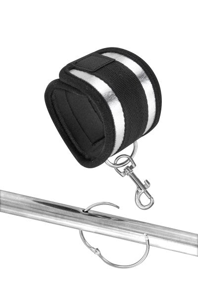 Fetish Temptation - Restraint Bar with 4 Cuffs - Black