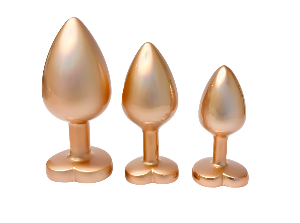 GOLD AND LUSTROUS PEARL PIN SET